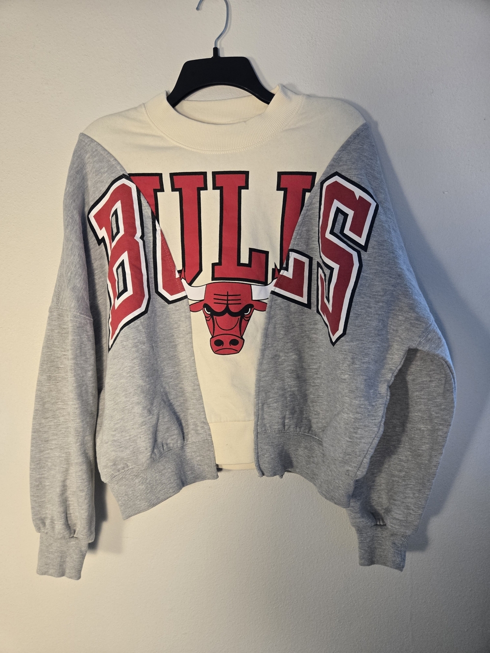 Chicago Bulls Colorblock Crewneck Sweatshirt - White/Gray/Red